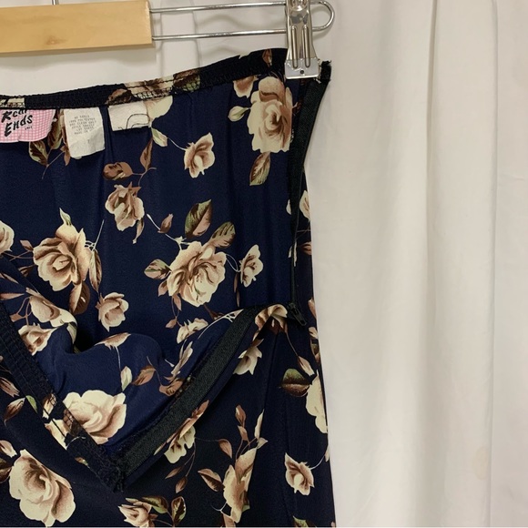 Vintage Rear Ends inc Whimsigoth Roses Maxi Skirt - Picture 7 of 7